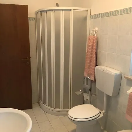 Alojamento de Acomodação e Pequeno-almoço Calamazzante 3*